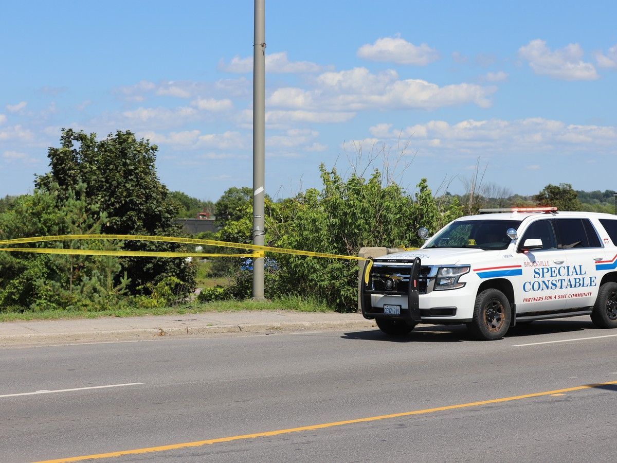 Blood trail probe slows Brockville traffic