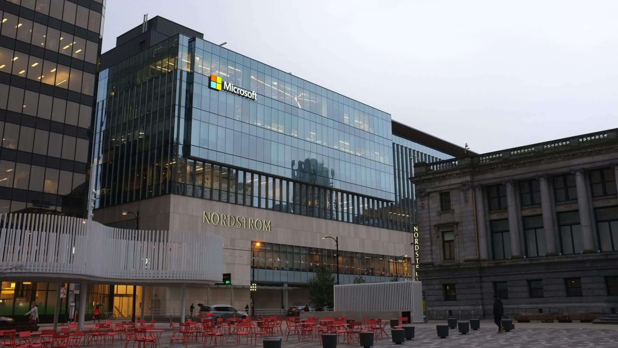 Microsoft depășește așteptările în trimestrul 2, cloud-ul atinge 51,5 miliarde USD, dar acțiunile scad