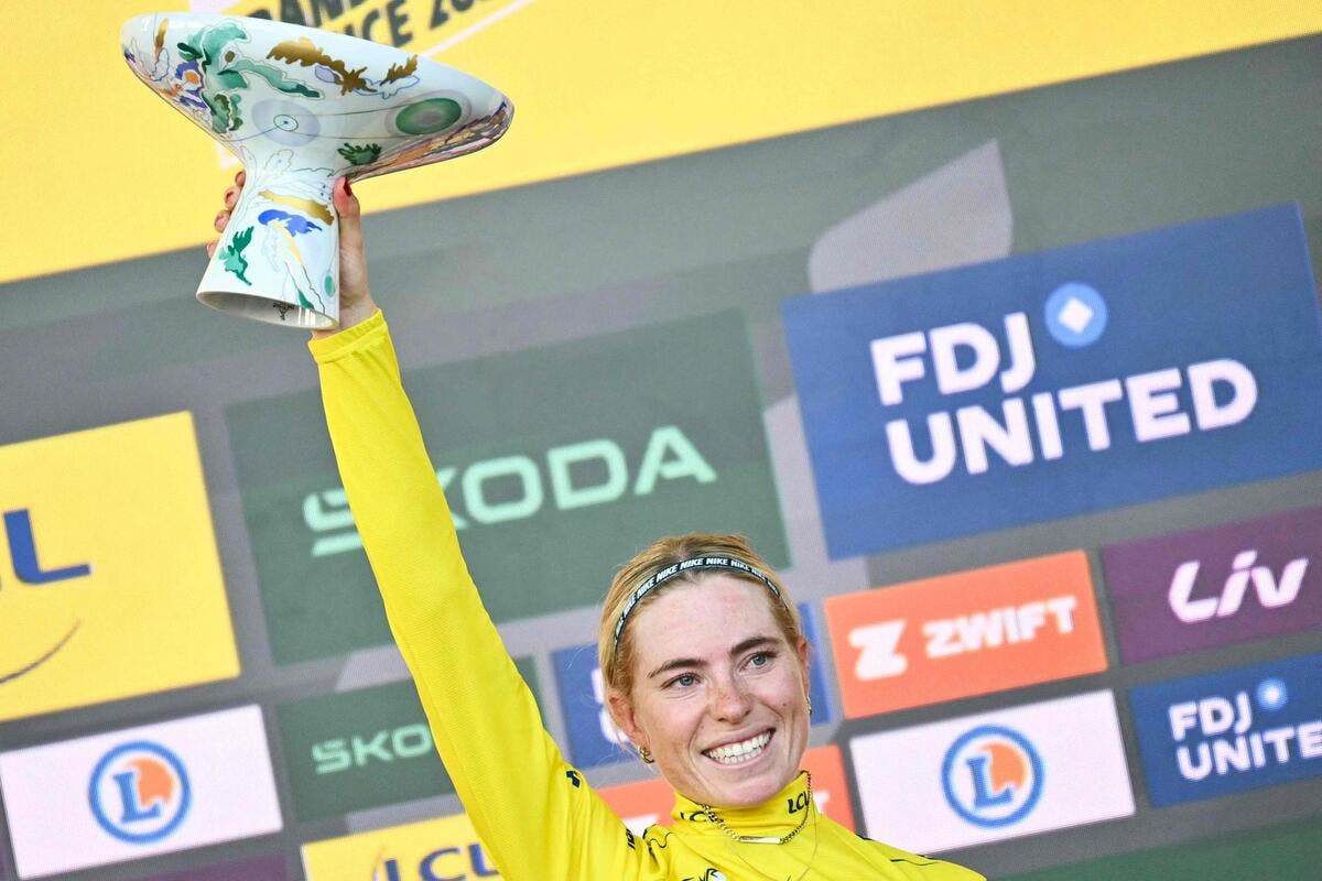 « C’est vraiment spécial de le gagner une deuxième fois » : Demi Vollering, vainqueure du Tour de France Femmes 2026, se livre et savoure son immense bonheur
