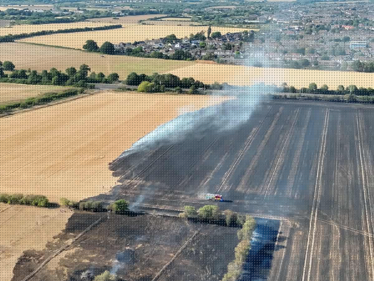 Huge grass fire breaks out in east London amid 'exceptionally high' wildfire threat