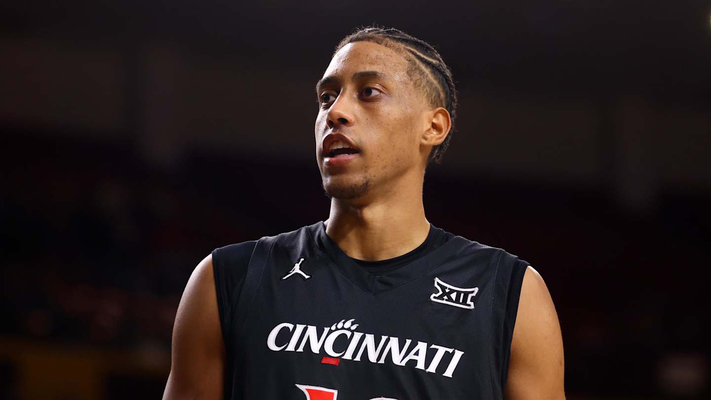 Three Man Weave: Bearcats Beat Dan Skillings Jr., Baylor Wire-To-Wire At Home