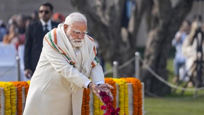 Mahatma Gandhi death anniversary: President, PM Modi pay tributes