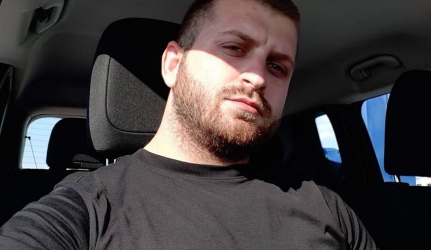 “Jam keq o babë, m’kanë gjujt”, babai i Andi Malokut dëshmon në GJKKO, përplaset me të akuzuarin: Po mua pse doje të më vrisje?