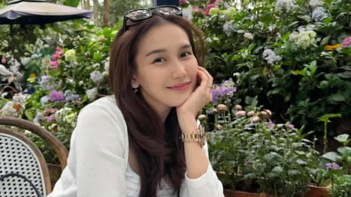 Ayu Ting Ting dan Bilqis Quality Time Bareng, Makan Lobster - Tampil Kompak