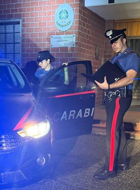 Semina il panico e minaccia i militari: arrestato