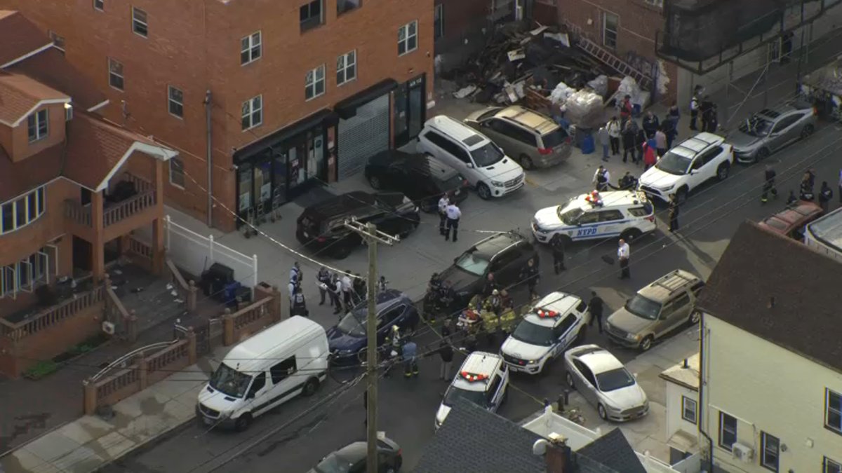 Woman killed, teen hurt in stabbing at Queens home where suspect may have started fire: Sources