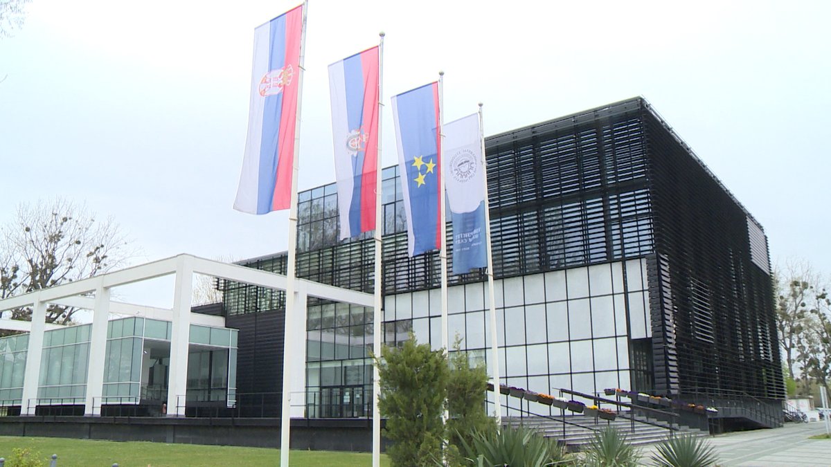 Free University publishes names of Vucic supporters
