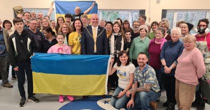 Volunteers create a new record amount of trench candles to help Ukraine