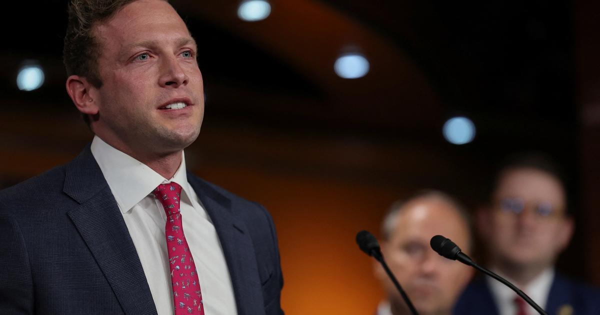 Trump faces growing pressure to intervene in Miller scandal