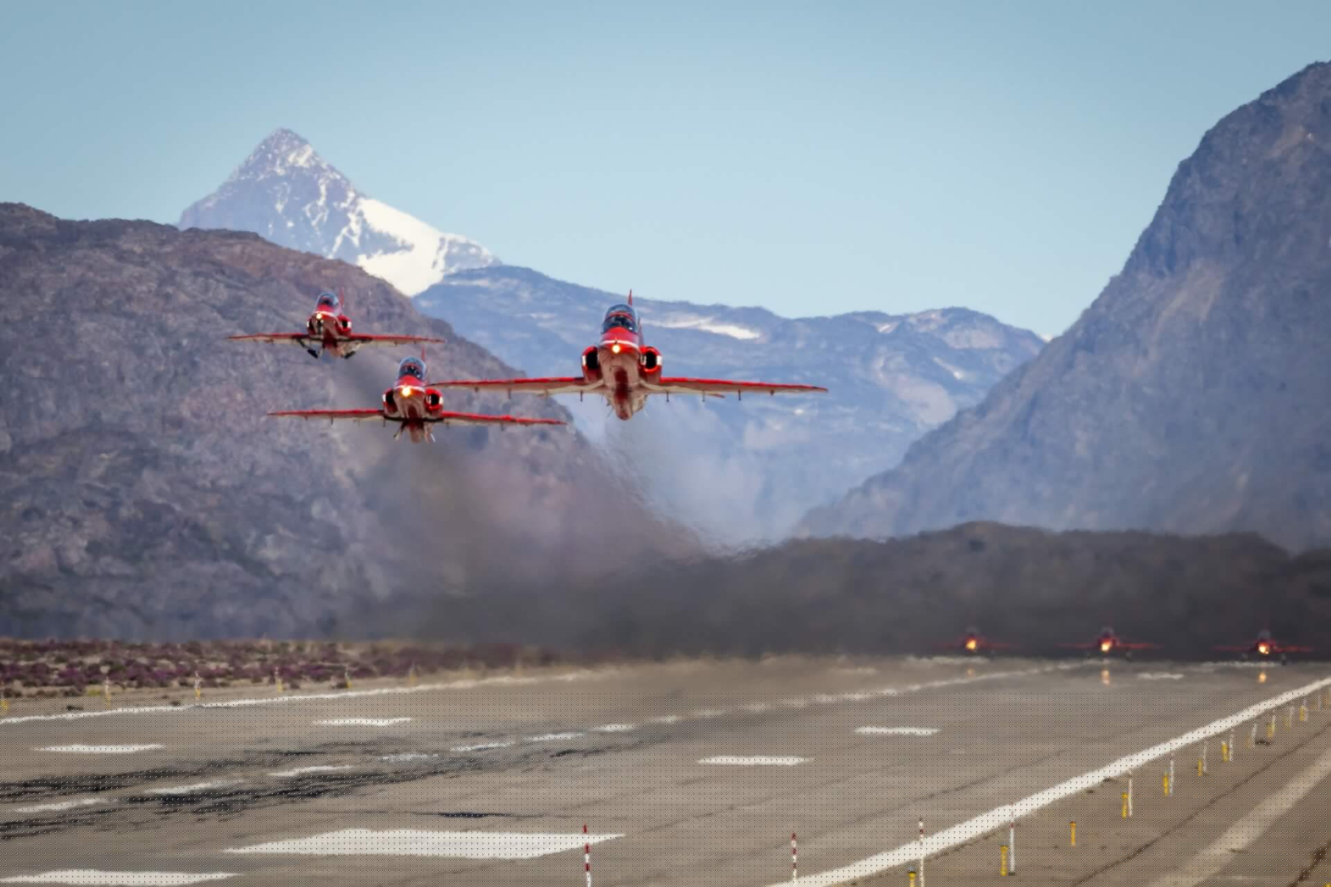 Red Arrows cancel upcoming UK displays due to troubles returning from US tour