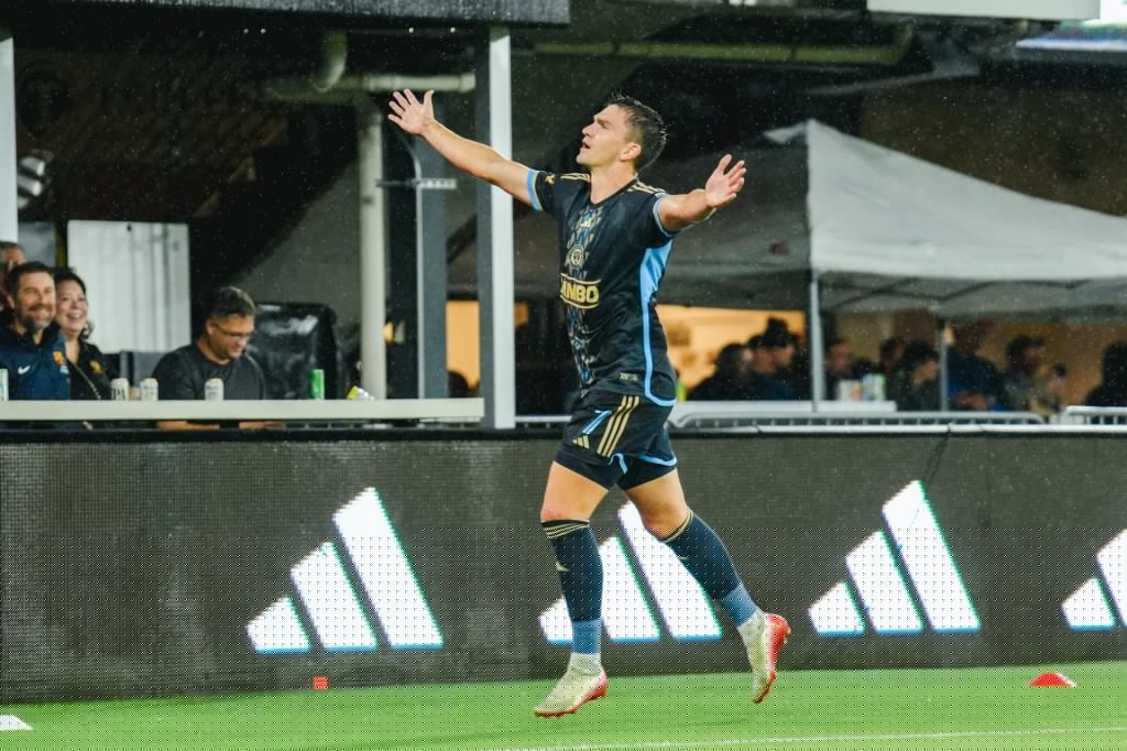 Union solidify Shield position with rampage over D.C. United
