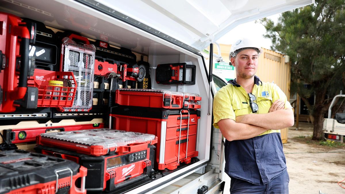 $10,000 cash incentive not enough to solve skills gap as WA builders beg for more apprentices