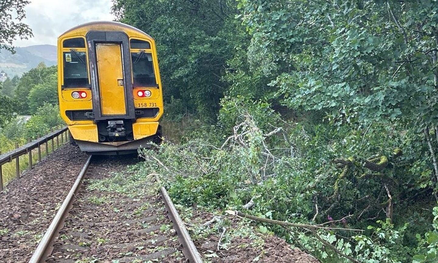 Trains CANCELLED in North East as Storm Amy set to bring 95mph winds
