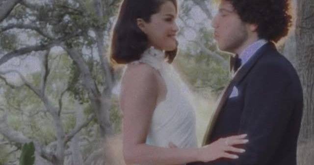 Selena Gomez casou-se com Benny Blanco e partilhou o álbum de fotos