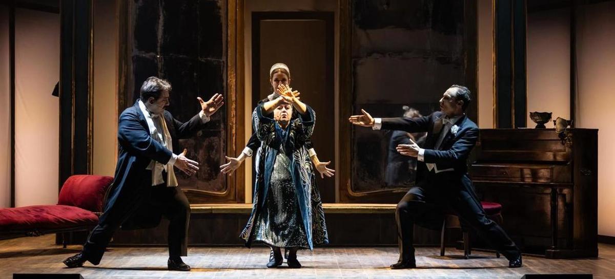 Magnifica presenza, sogni e illusioni sul palco