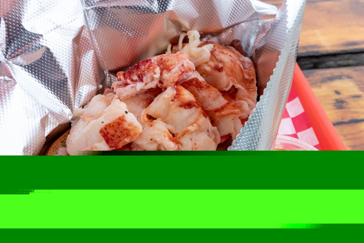 Mainers Reveal Their Favorite Spots for a Maine Lobster Roll