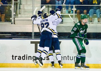 Michigan hockey fires on all cylinders in largest season-opening win since 1990