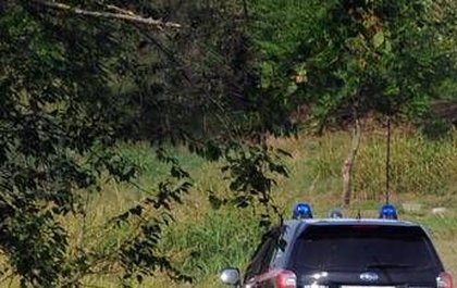 Messina, trovati tre cadaveri crivellati di colpi nel bosco di Montagnareale: indagini in corso