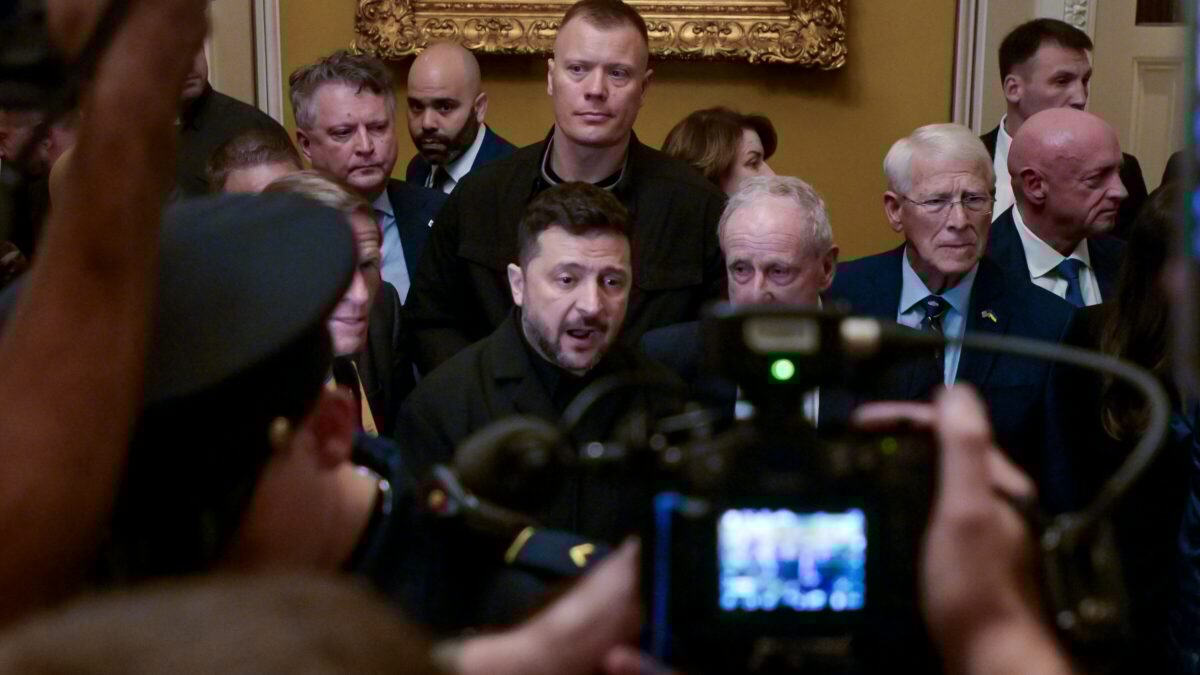Terremoto nel mondo Maga: perché una parte della destra trumpiana ha cambiato linea e ora appoggia l’Ucraina di Zelensky