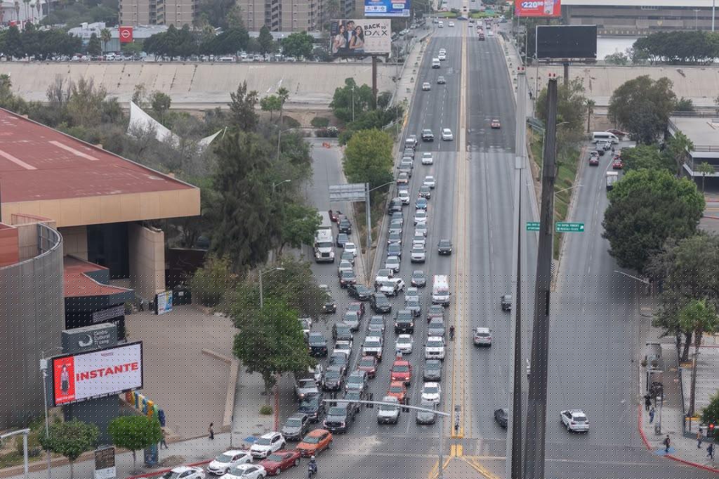 ¡Paciencia en las garitas! Esperas alcanzan hasta 4 horas y media para cruzar de Tijuana a San Diego