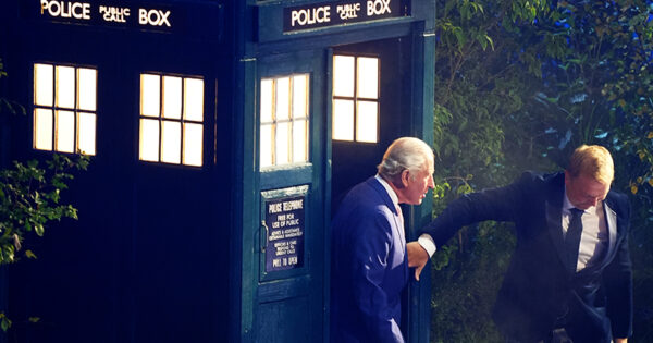 King and Queen emerge from Tardis to begin Commonwealth Games opening ceremony