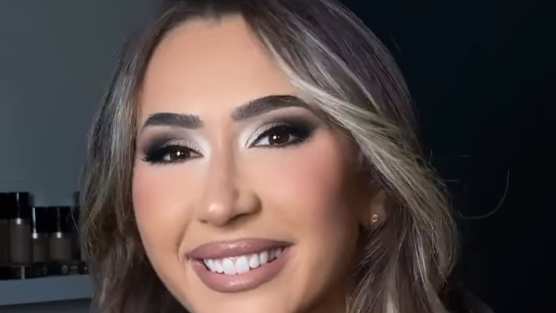 Sex tape leak ‘involving glam official & married presidential adviser’ leads to both resigning in huge political scandal