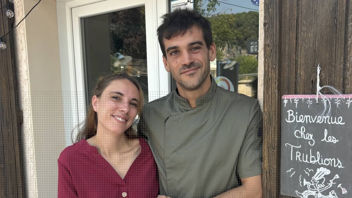 "On vient de familles où il y a des ouvriers, si on peut proposer un repas maison à un prix raisonnable, alors on aura réussi" : ce couple transforme un ancien restaurant au bord de la Dordogne
