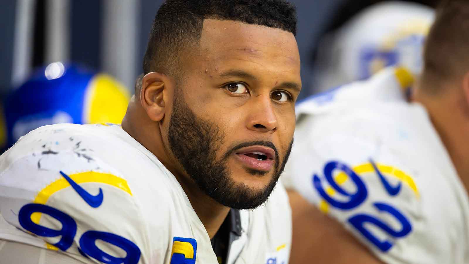 Aaron Donald signs new deal, but not with Rams