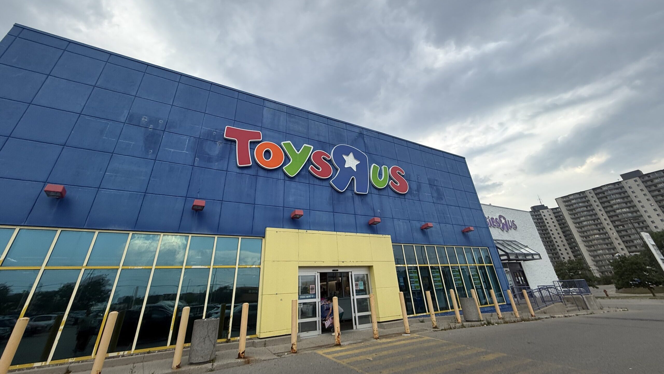 Kitchener Toys ‘R’ Us store officially closed