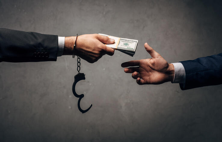 В&nbsp;Бишкеке задержали двух сотрудников МЧС по&nbsp;делу о&nbsp;взятках