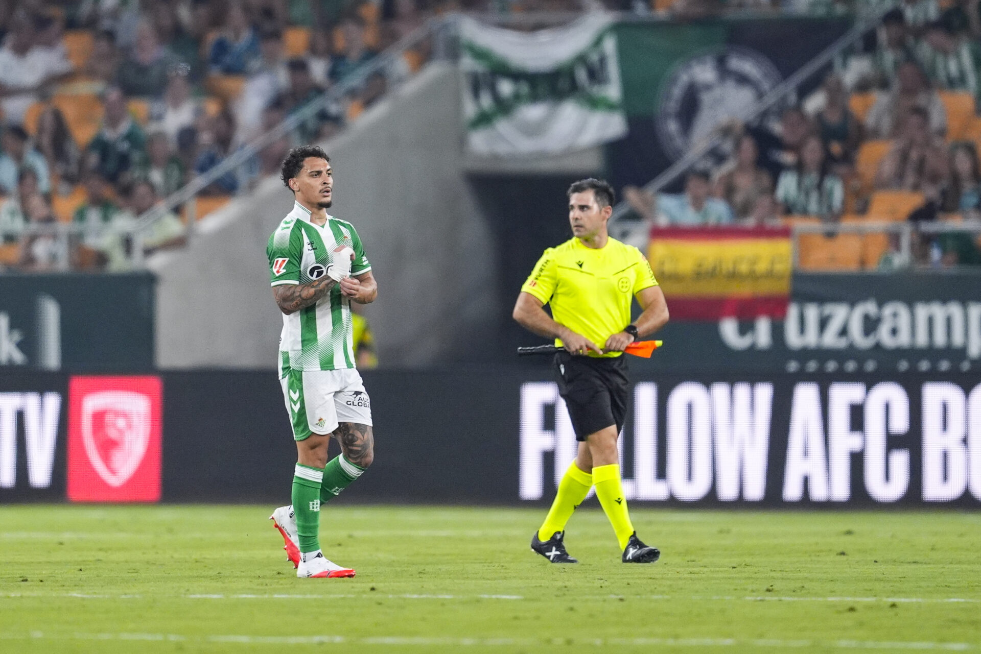 Man United's £60m midfield target just got sent off for clashing with Antony in pre-season friendly