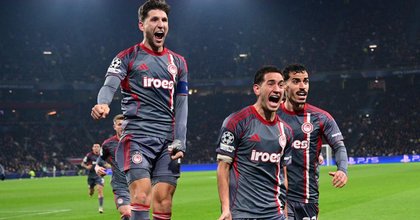Προκρίθηκε στα playoff του Champions League ο Ολυμπιακός – Νίκησε 2-1 τον Άγιαξ στο Άμστερνταμ