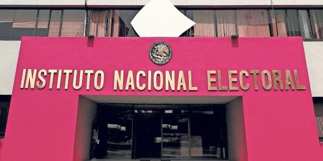 INE: falla el sistema para sacar citas de la credencial para votar; organismo confirma 'intermitencias'