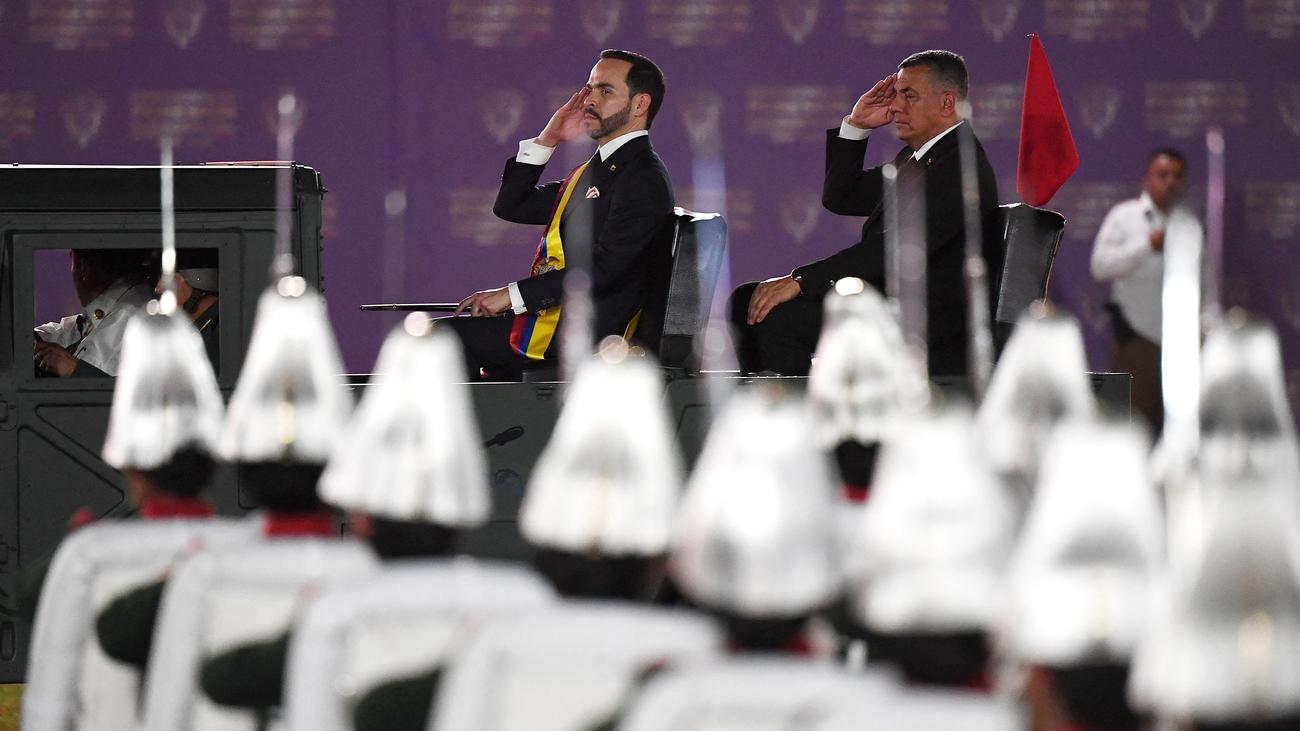 Kolumbien: Abelardo de la Espriella als neuer Präsident Kolumbiens vereidigt