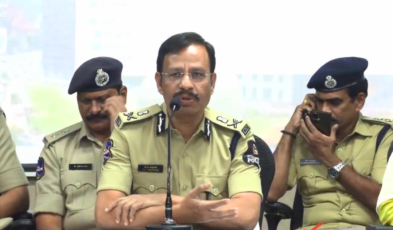 Hyderabad CP warns against fake news on rise in chain snatchings