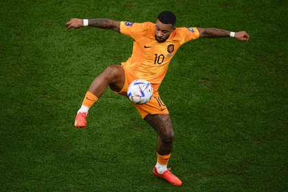 Voltando de lesão, Memphis Depay, do Corinthians, é convocado para seleção holandesa