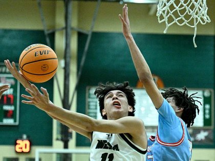 Murrieta Mesa boys basketball team holds off late surge by Great Oak