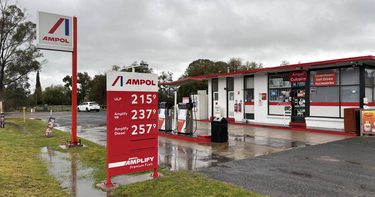 Connection between burnt-out ute on highway and break-in, ram-raid being probed