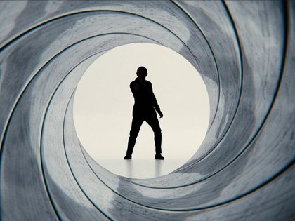 The actor talked out of playing James Bond by their agent: “It will kill your career stone dead”