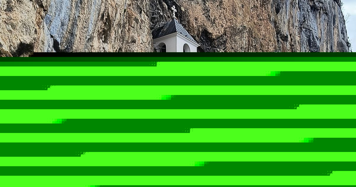Gradi se solarna elektrana u blizini Ostroga: Da li će manastir biti ugrožen?