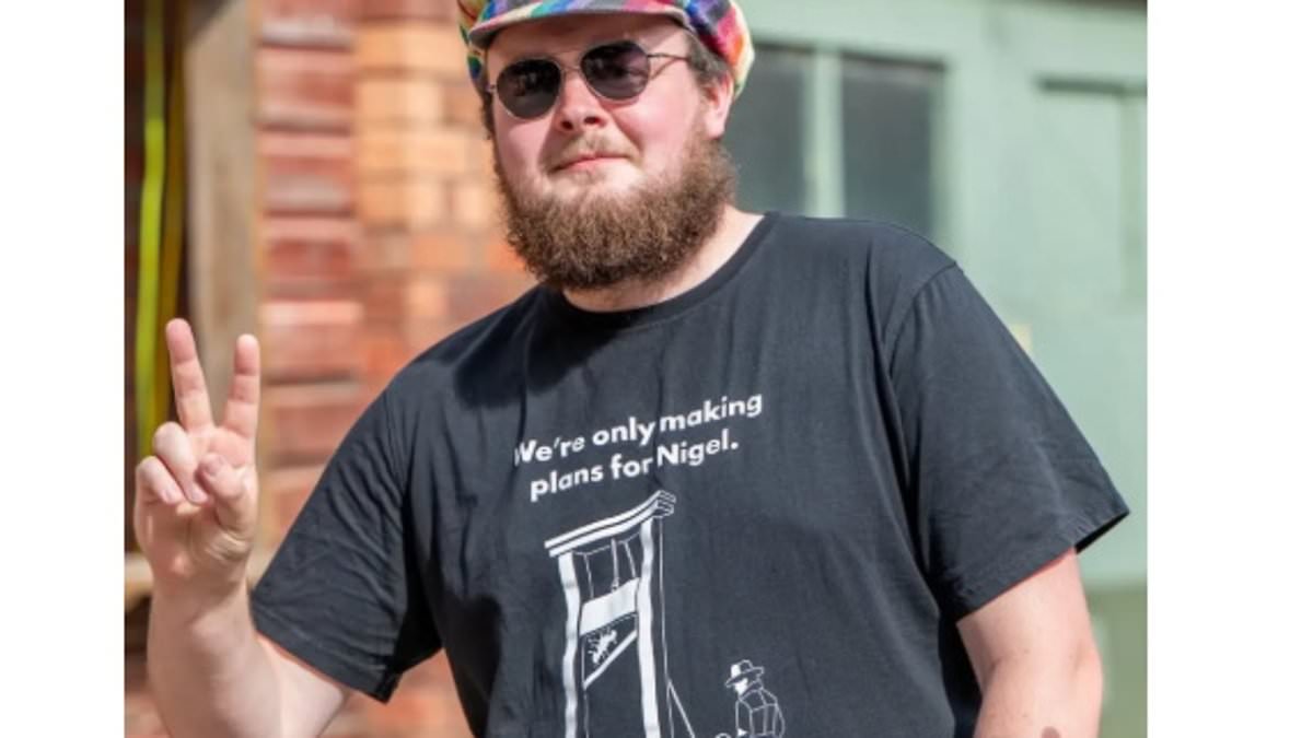 Reform's Robert Jenrick rages at 'two-tier policing' as no further action is taken over Nigel Farage 'guillotine' T-shirt row