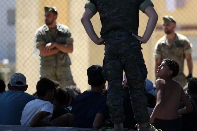 #Mondo #Madrid attacca Roma, richiamo di von der Leyen all'unità sui migranti. Oggi c'è la videocall