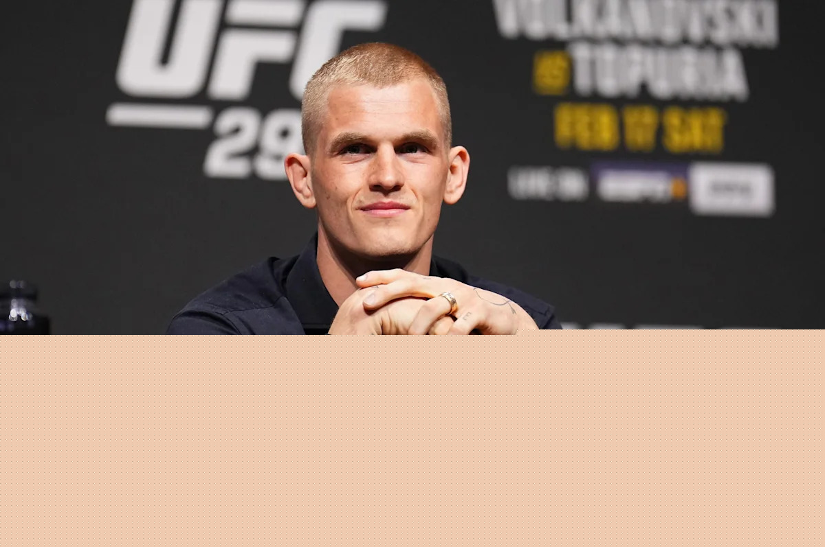 UFC 330 media day live stream