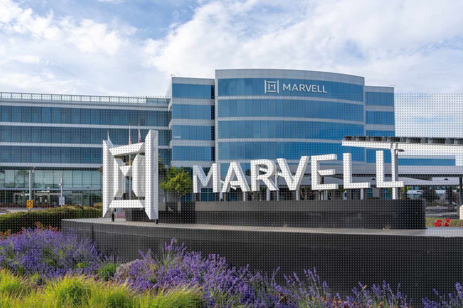 Marvell Technology (NASDAQ: MRVL) Stock Price Drops 39% From Peak As AI Growth Story Collides With Valuation Reality