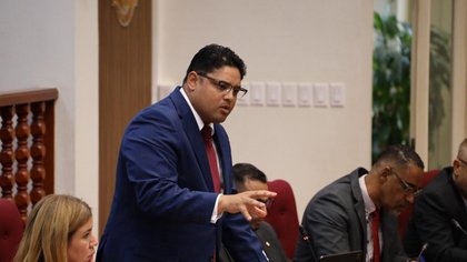 John Hart (AVP): Despues di 7 aña awo si MEP tin solucion p’e refineria