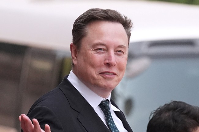 Elon Musk Rides to the GOP's Midterm Rescue