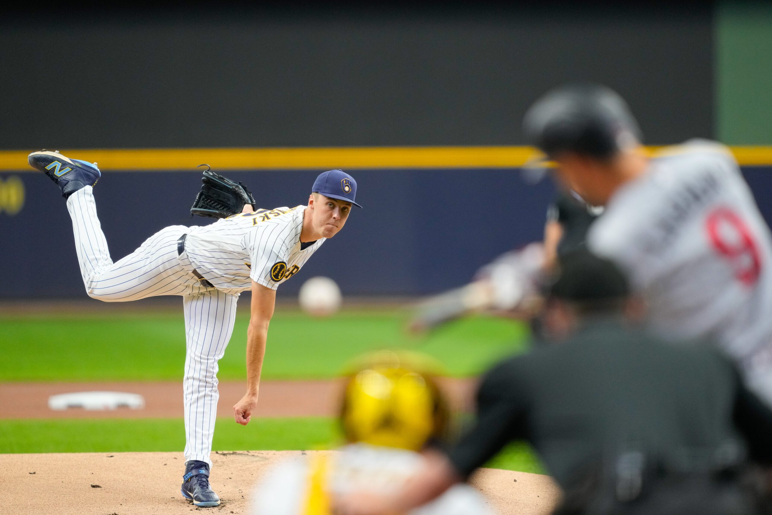 Jake Bauers’ hitting and Luis Lara’s fielding prove pivotal as Brewers beat Twins 4-3 in 10 innings