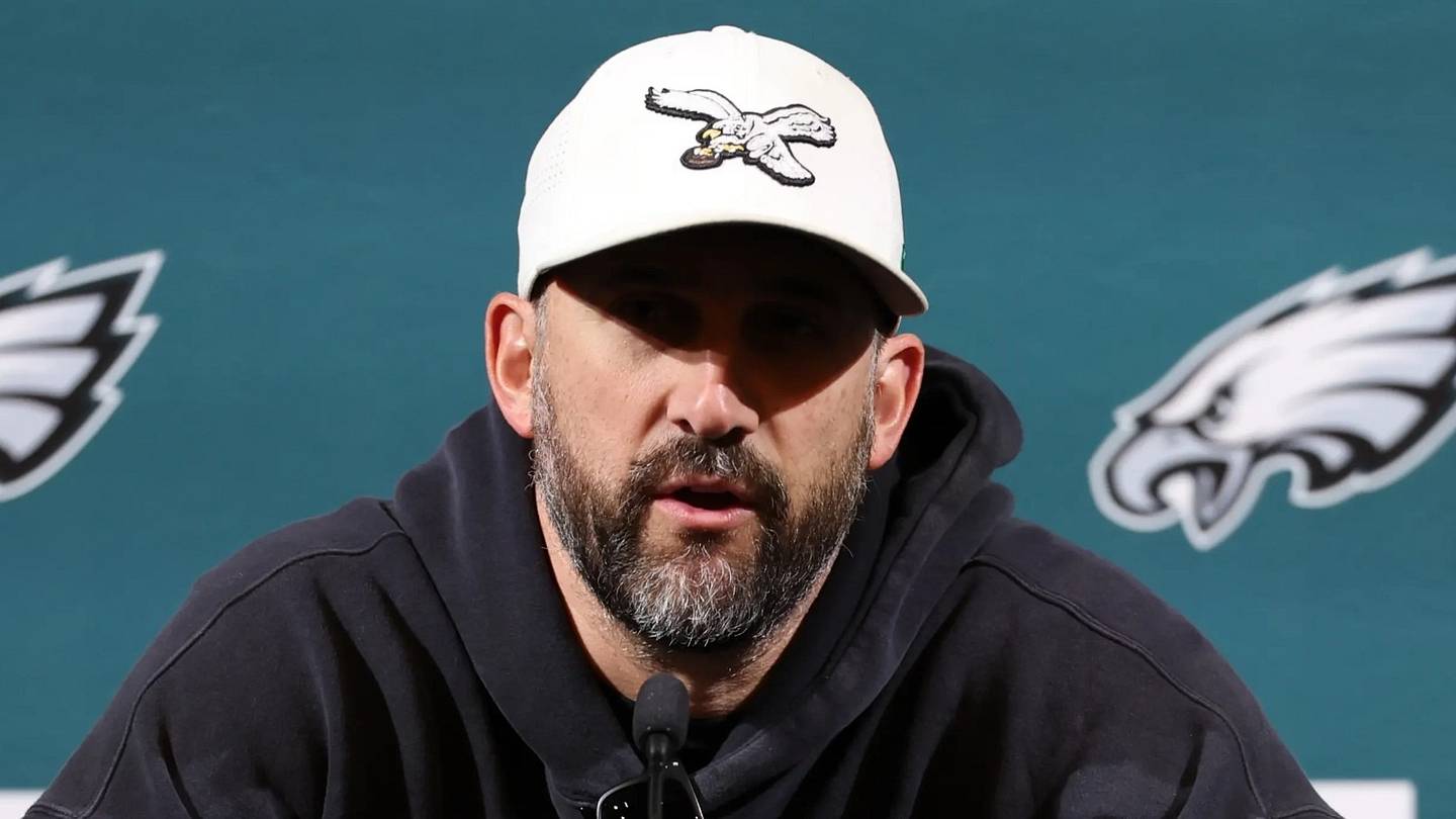 Nick Sirianni didn't clear much up about key Eagles position battle