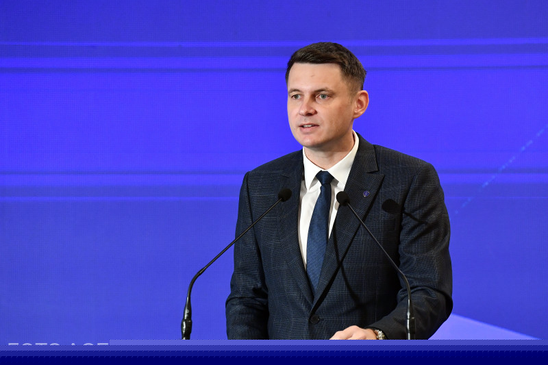 Senatul va fi convocat în sesiune extraordinară în perioada 4-6 august