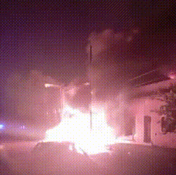 Explosão em fábrica na Argentina provoca incêndio e atinge casas vizinhas; veja vídeo